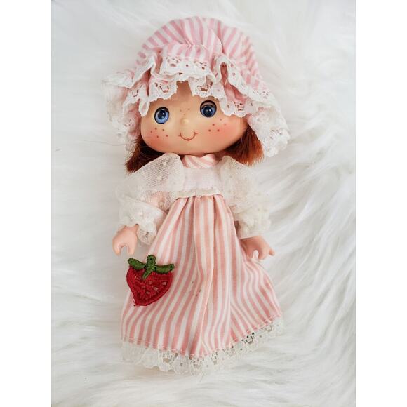 Strawberry Shortcake Herself Sweet Sleeper Doll 1984 - Picture 6 of 6
